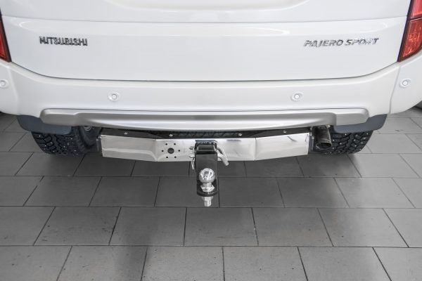 Фаркоп MITSUBISHI Pajero Sport с 2016 - съемный квадрат — изображение 3