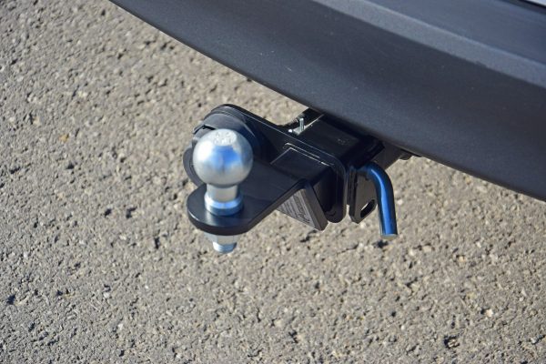 Фаркоп Toyota RAV4 с 2013-2018 - съемный квадрат — изображение 8