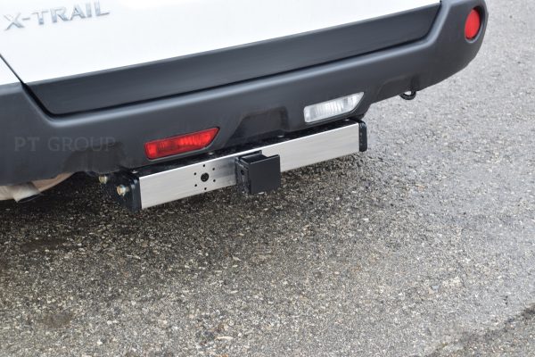 Фаркоп с накладкой из нерж. NISSAN X-Trail 2007-2013 - съемный квадрат — изображение 6